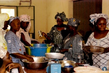 Les transformatrices de céréales du Mali